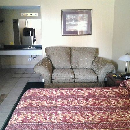 Holiday Motel Hugo Екстер'єр фото