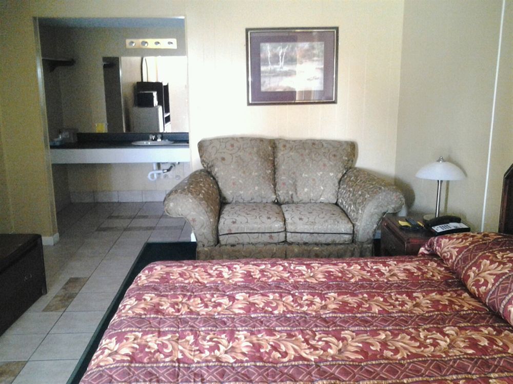 Holiday Motel Hugo Екстер'єр фото
