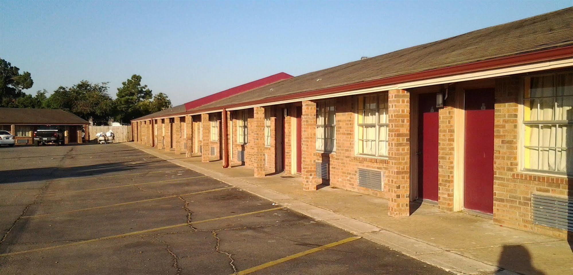 Holiday Motel Hugo Екстер'єр фото