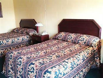 Holiday Motel Hugo Екстер'єр фото